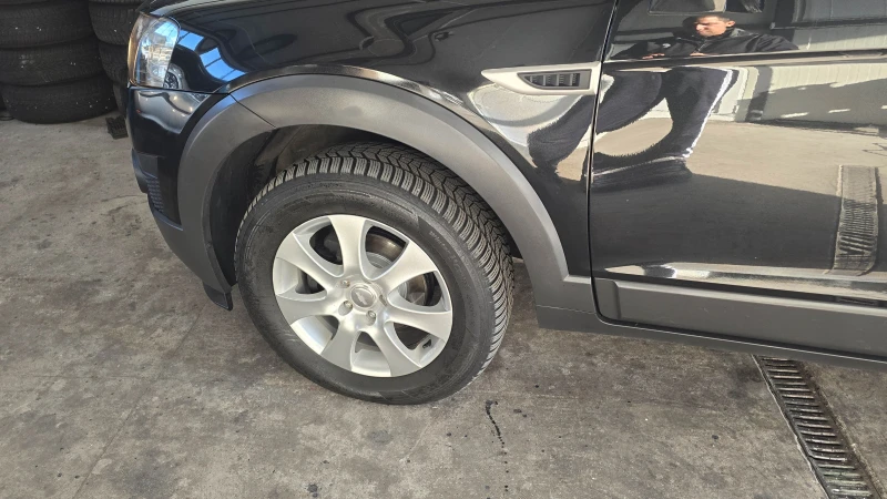 Chevrolet Captiva 2.2* 184кс* 7места* полукожа, снимка 16 - Автомобили и джипове - 52411461