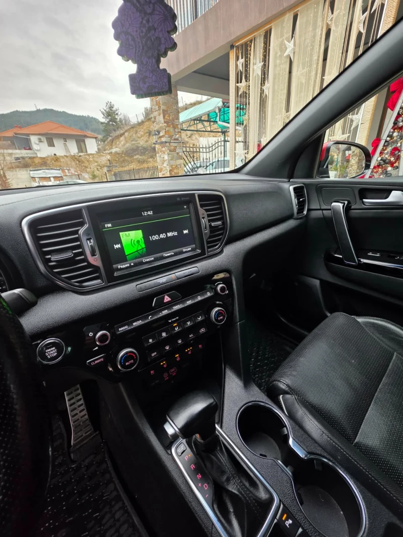 Kia Sportage, снимка 8 - Автомобили и джипове - 53174513