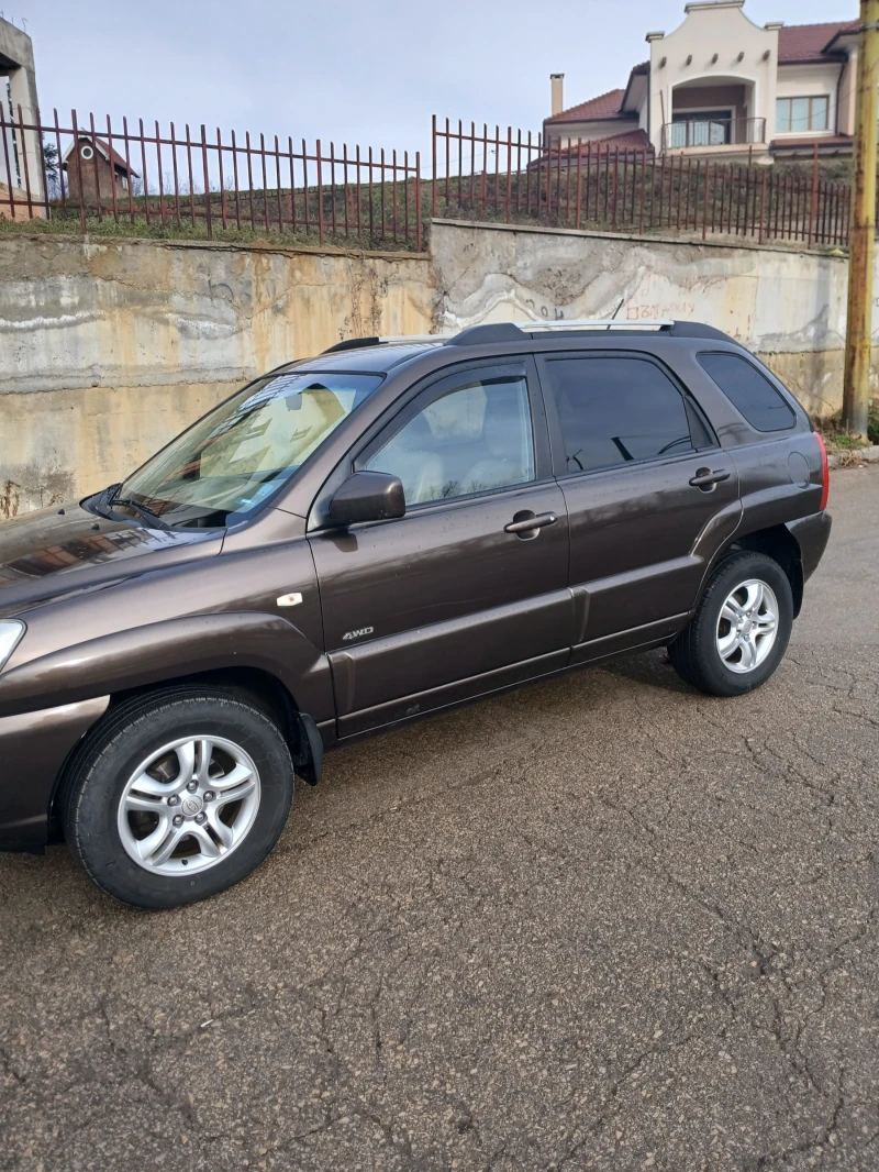 Kia Sportage, снимка 2 - Автомобили и джипове - 53225071