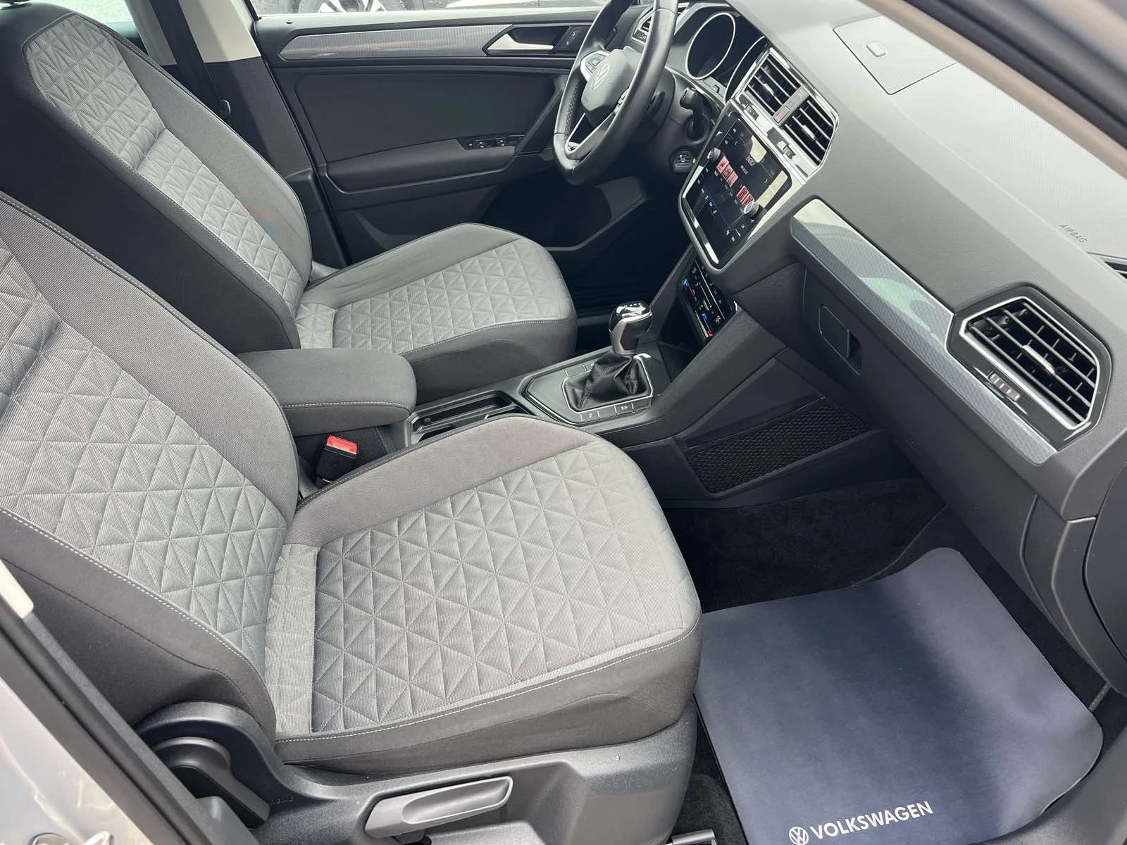 VW Tiguan 2.0 TDI Life  150 HP - изображение 10
