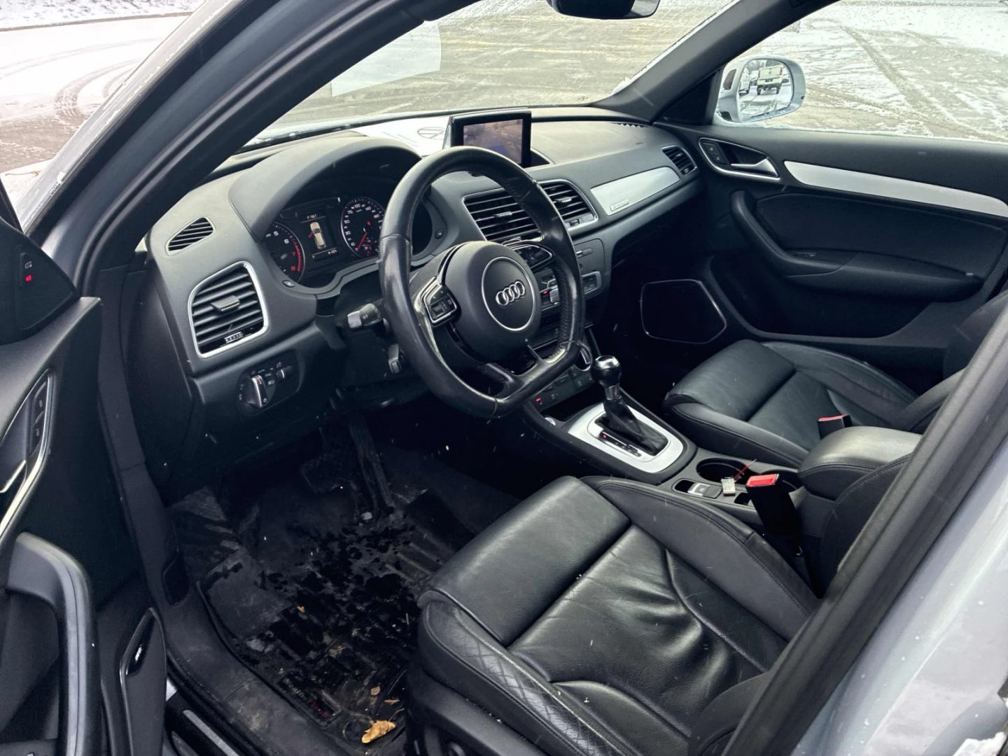 Audi Q3 PRESTIGE 2.0L QUATTRO S-LINE - изображение 6