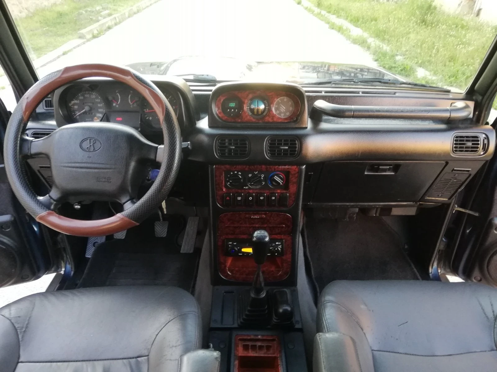 Hyundai Galloper 2.5TDI, снимка 11 - Автомобили и джипове - 54366252