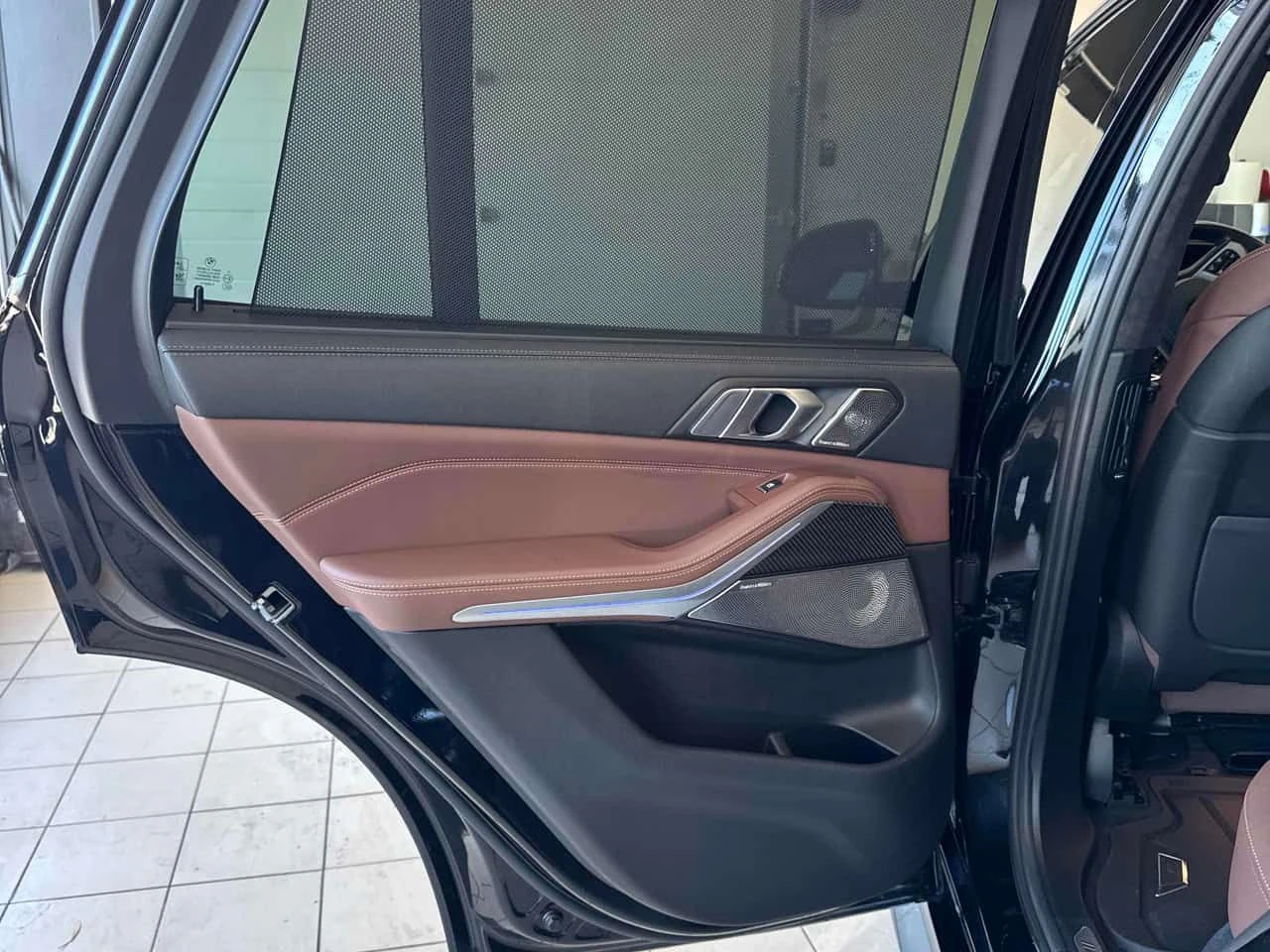 BMW X5 * M50i * ЛАЗЕРИ * ПАНО * ПОДГРЕВИ  * CARFAX, снимка 14 - Автомобили и джипове - 54512790