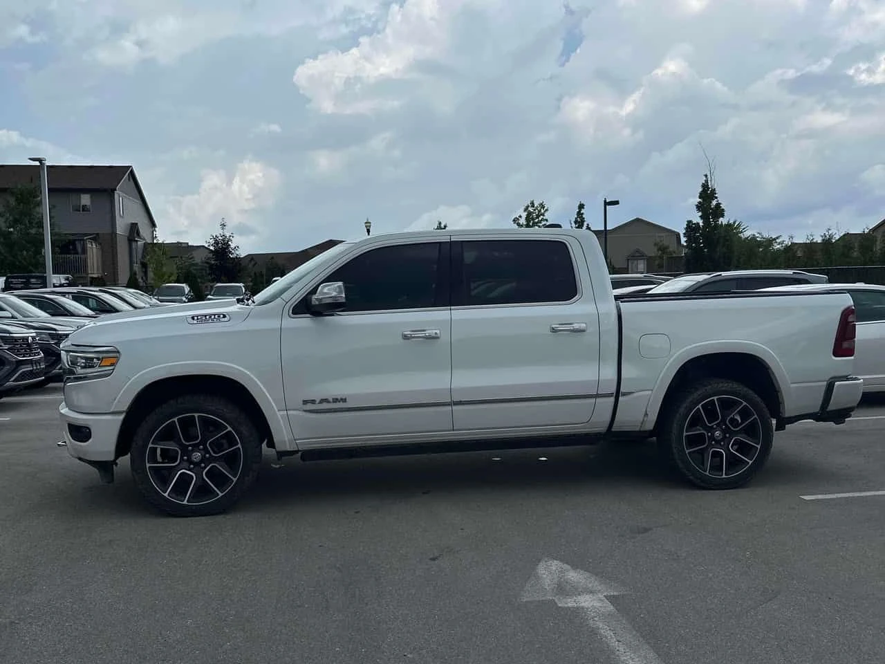 Dodge RAM 1500 Limited / Harman Kardon / 360 / ВЪЗДУХ , снимка 2 - Автомобили и джипове - 55590846