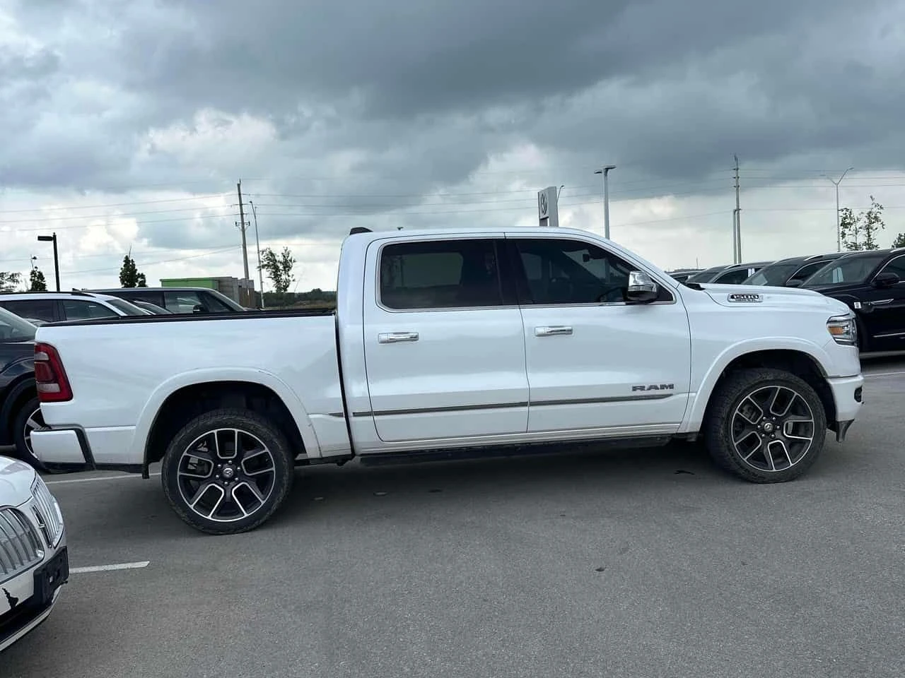 Dodge RAM 1500 Limited / Harman Kardon / 360 / ВЪЗДУХ , снимка 3 - Автомобили и джипове - 55590846