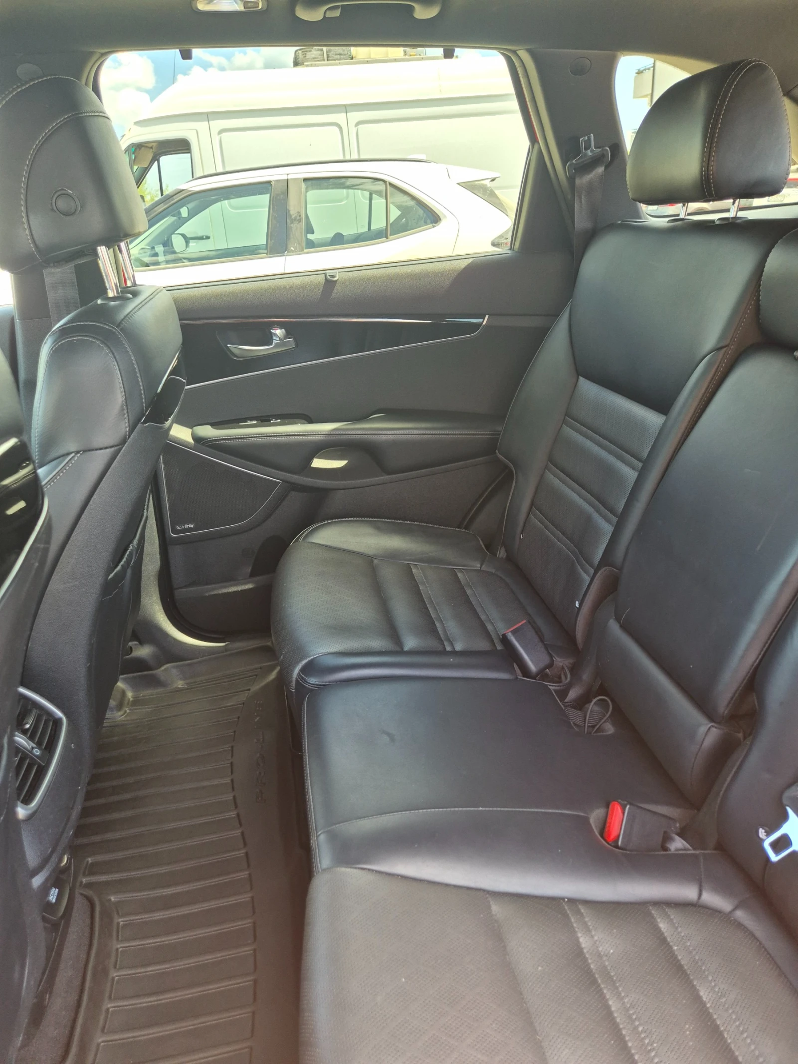 Kia Sorento, снимка 11 - Автомобили и джипове - 55665273