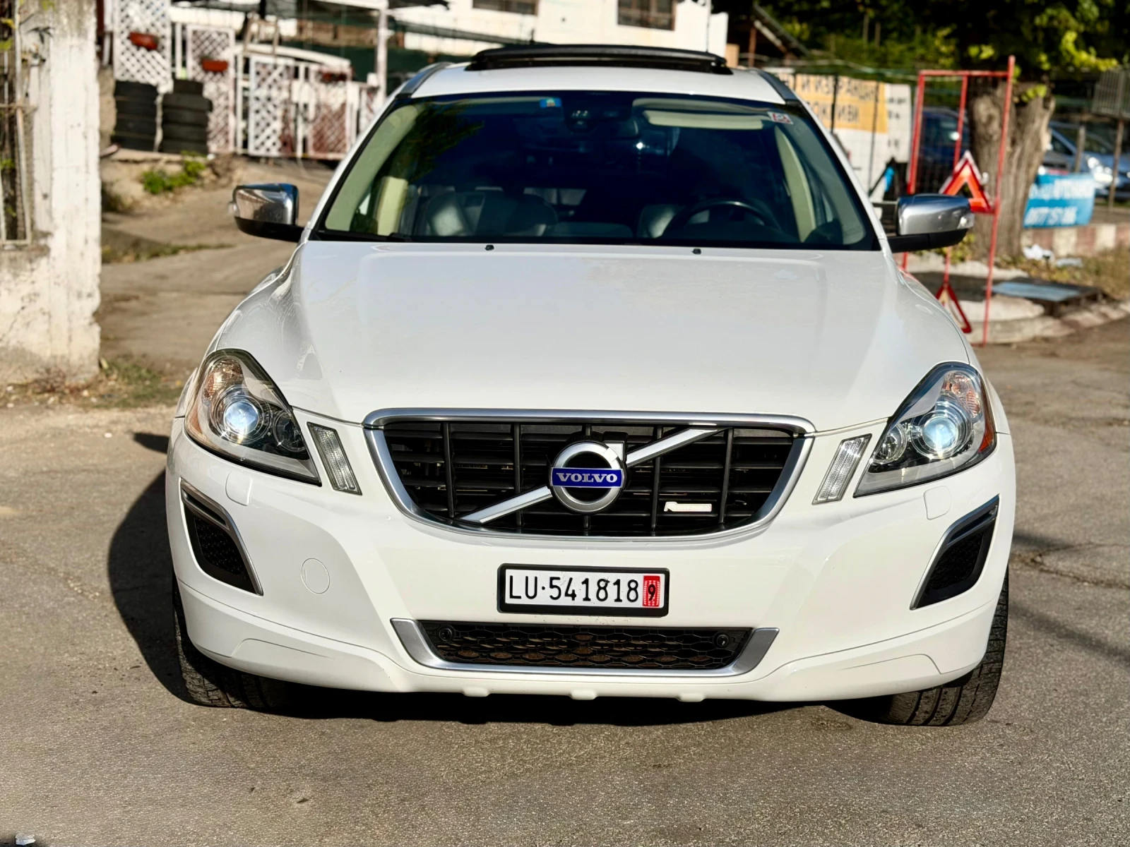 Volvo XC60 R-DESIGN!!ШВейцария!ТОП СЪСТОЯНИЕ!4Х4, снимка 7 - Автомобили и джипове - 56090409