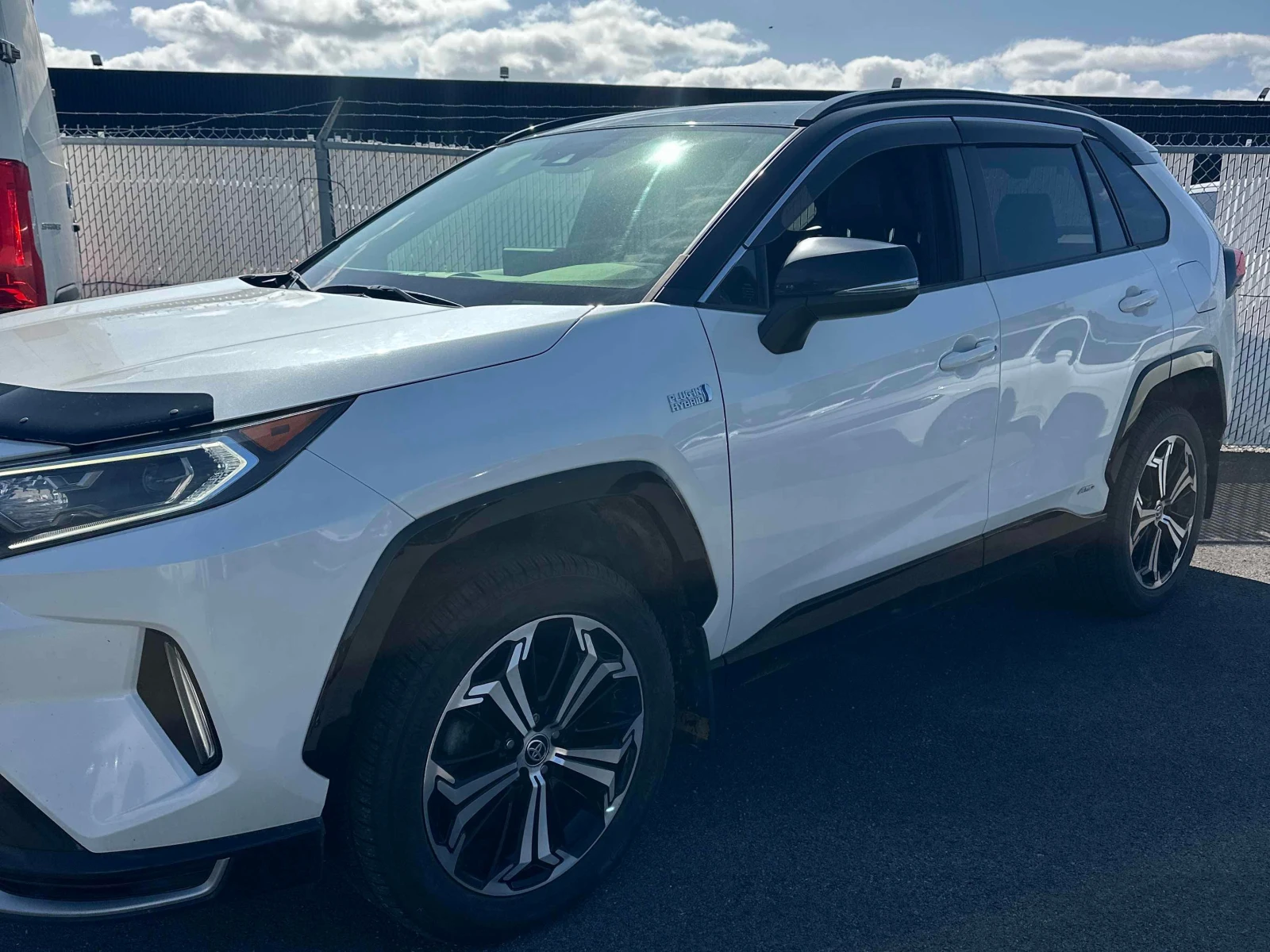 Toyota Rav4 * AWD * АВТОКРЕДИТ * ГЛАВНО ПРЕДСТАВИТЕЛСТВО, снимка 3 - Автомобили и джипове - 56130680
