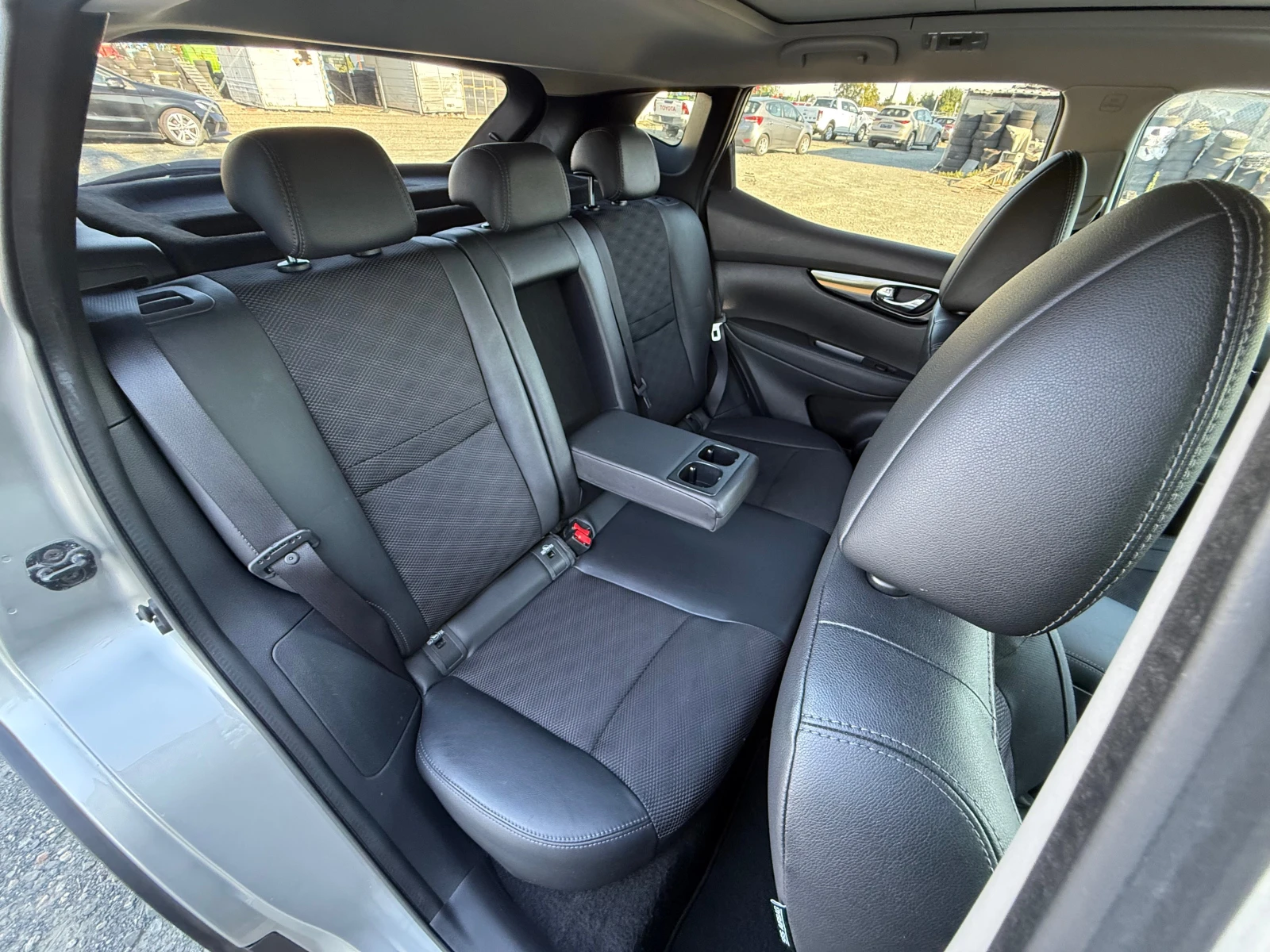 Nissan Qashqai 1, 6 - TEKNA 360  ШВЕЙЦАРИЯ, снимка 13 - Автомобили и джипове - 56137019