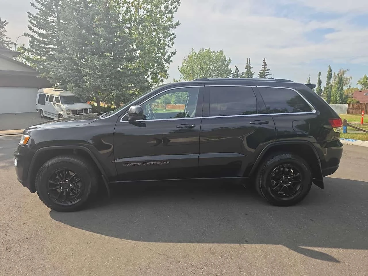 Jeep Grand cherokee * Laredo * CARFAX * KEYLESS * , снимка 3 - Автомобили и джипове - 56311537