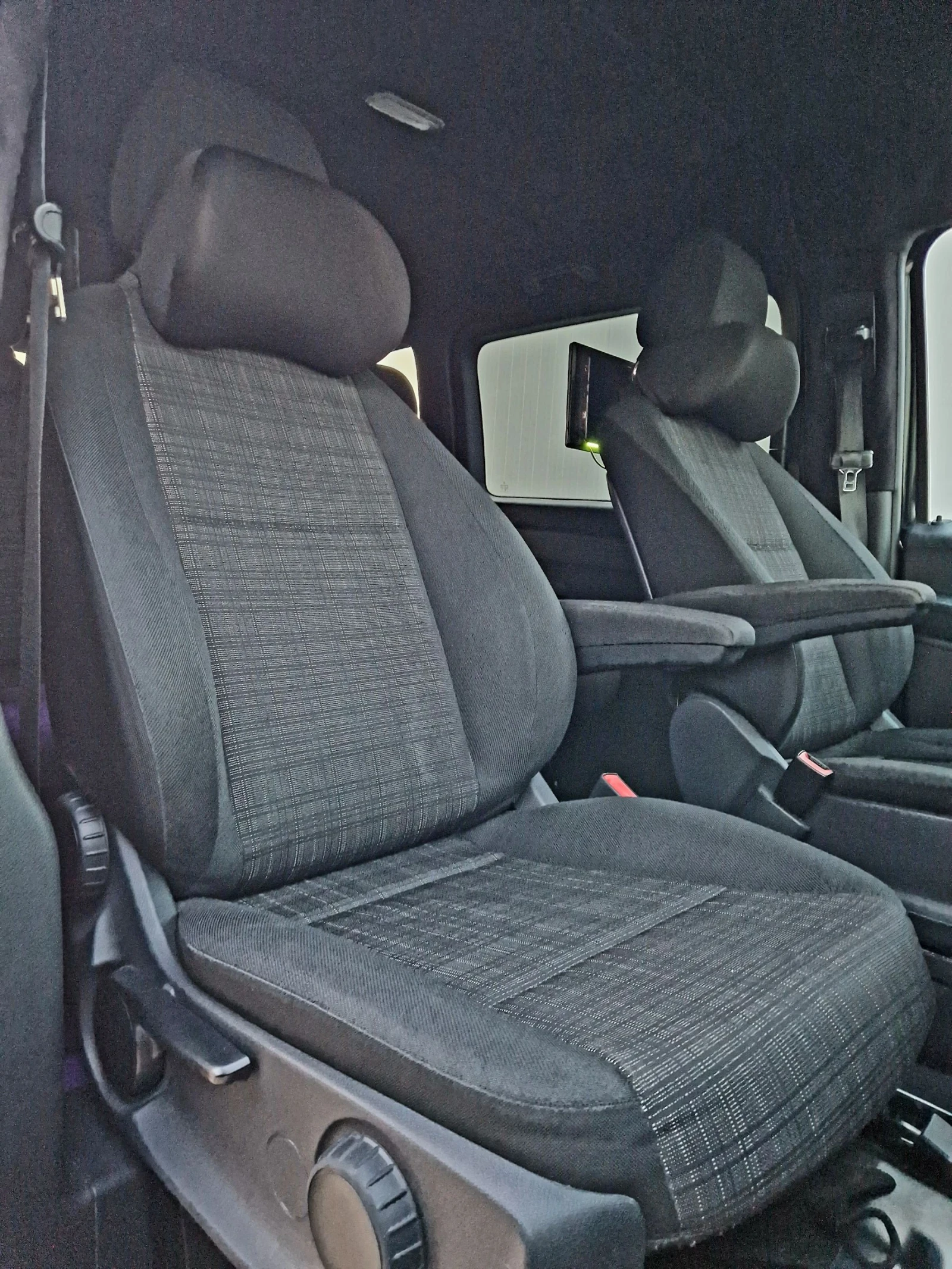 Mercedes-Benz Vito 2.2 тди / 3хТВ /Автомат / Лизинг / Бартер , снимка 13 - Бусове и автобуси - 55102030