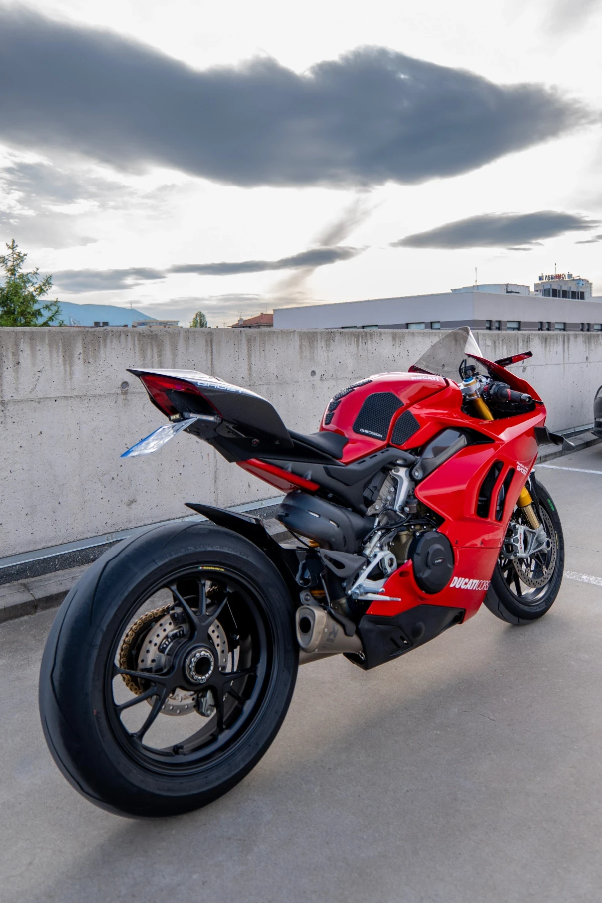 Ducati Panigale V4S - изображение 9