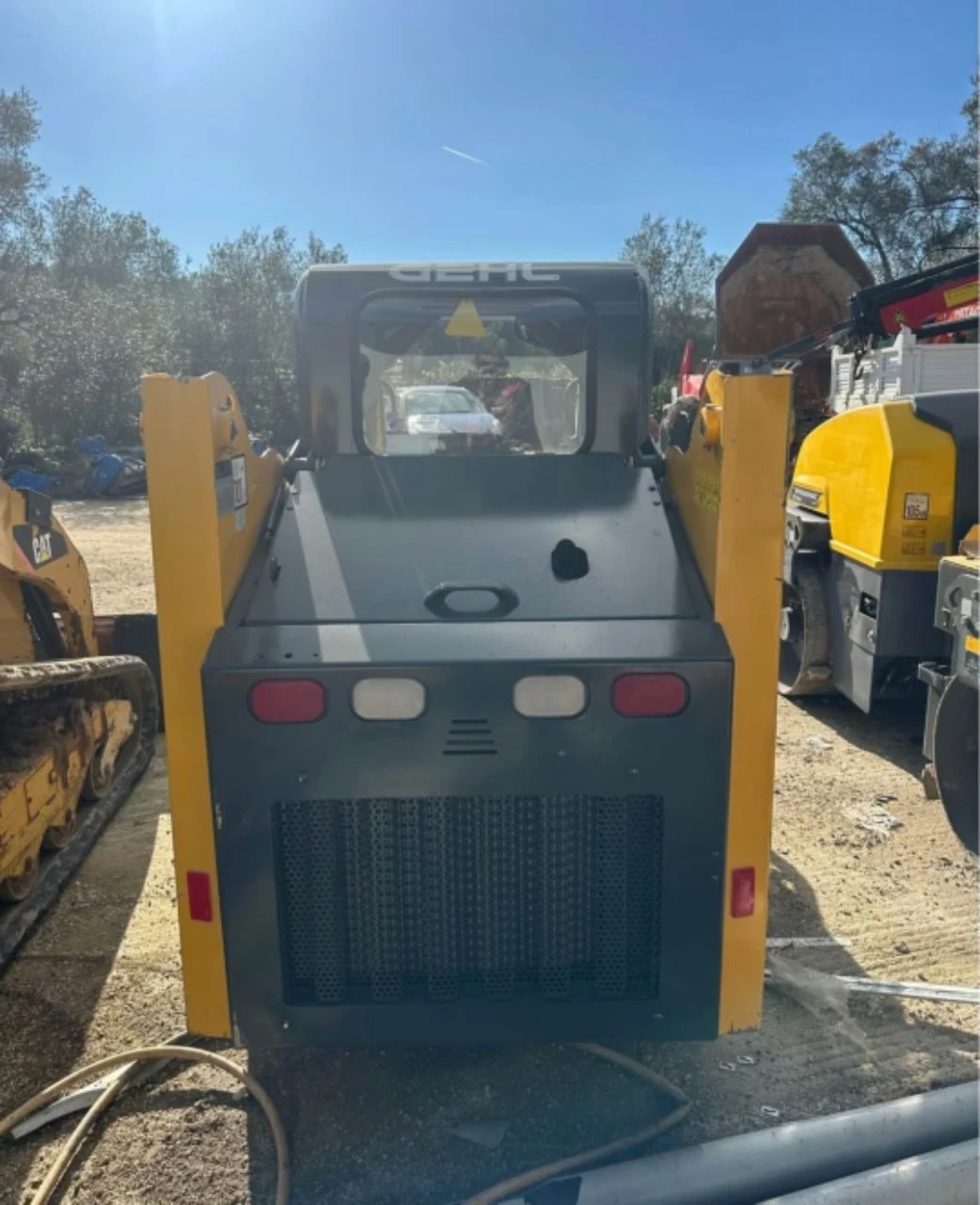 Мини челни товарачи GEHL 105 R, снимка 4 - Индустриална техника - 53897212