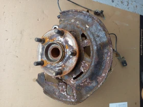 Шенкел главина преден ляв Тойота Рав4 2.2д (с)