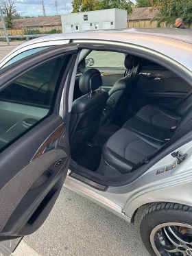 Mercedes-Benz E 220, снимка 12