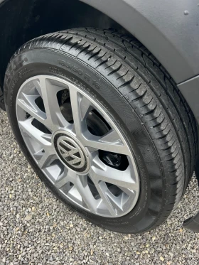VW Up 1.0 CROSS NAVI  , снимка 8