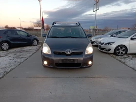 Toyota Corolla verso 2.2, Италия , снимка 1