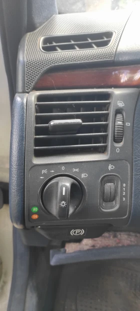 Mercedes-Benz E 250 W 210, снимка 8