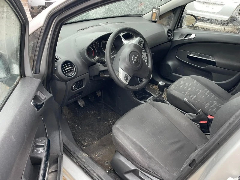 Opel Corsa 1.3, снимка 6 - Автомобили и джипове - 39256320