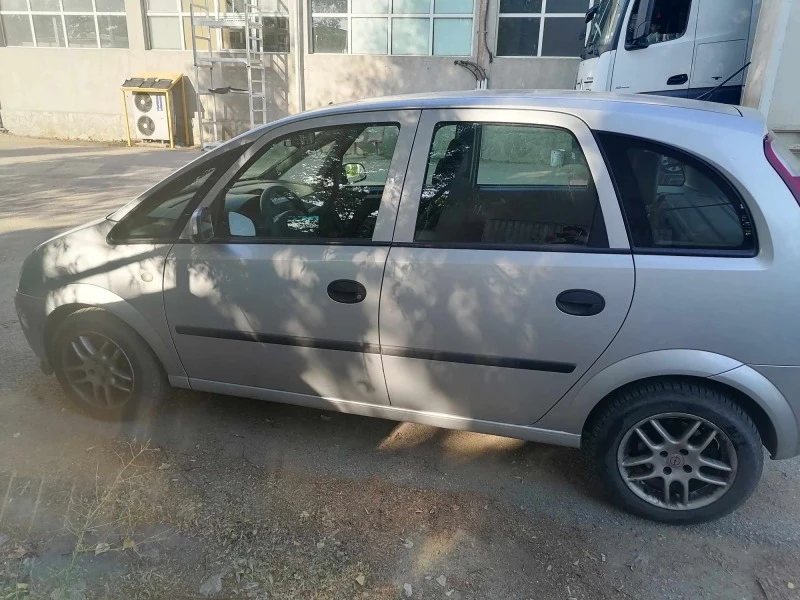 Opel Meriva Газ/Бензин, снимка 4 - Автомобили и джипове - 47220812