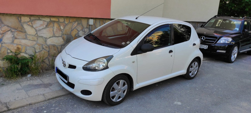 Toyota Aygo, снимка 1 - Автомобили и джипове - 46960175