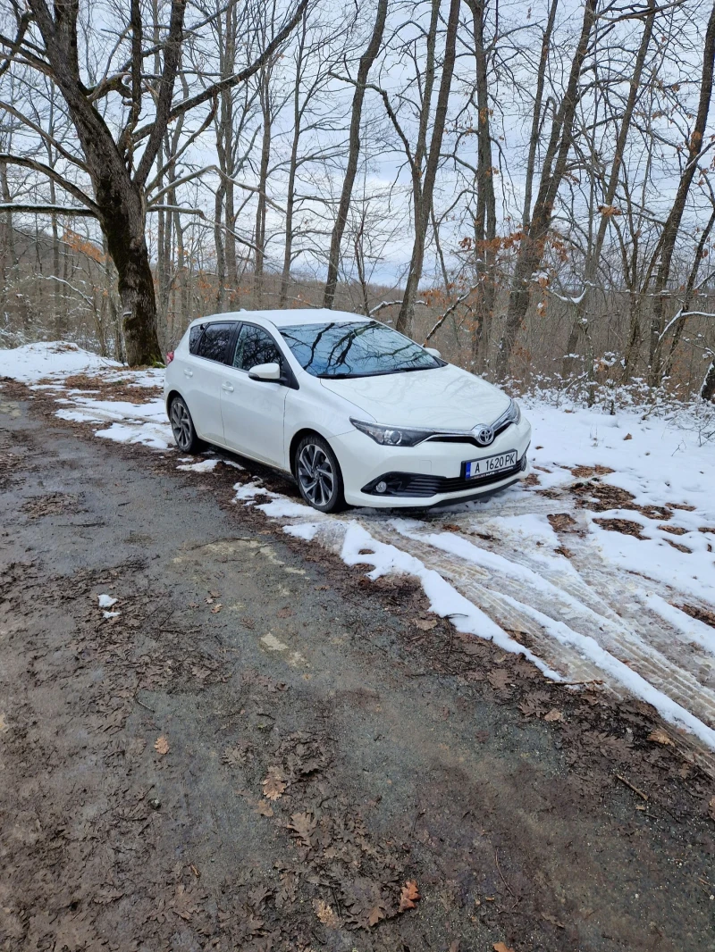 Toyota Auris, снимка 3 - Автомобили и джипове - 48307085