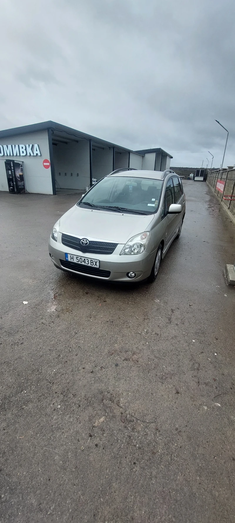 Toyota Corolla verso D4D, снимка 4 - Автомобили и джипове - 48729538