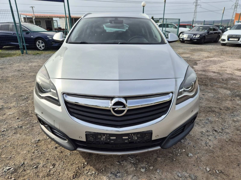 Opel Insignia 2.0d Sport Tourer, снимка 8 - Автомобили и джипове - 49613460