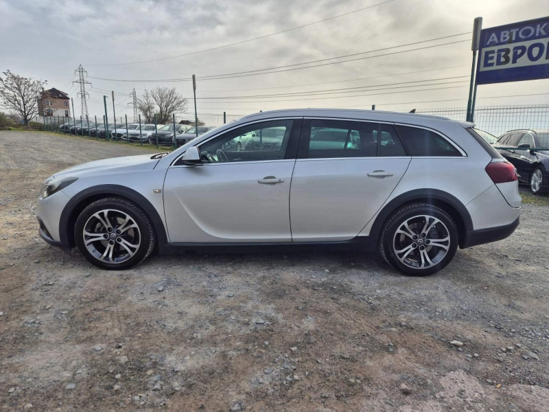 Opel Insignia 2.0d Sport Tourer, снимка 2 - Автомобили и джипове - 49613460