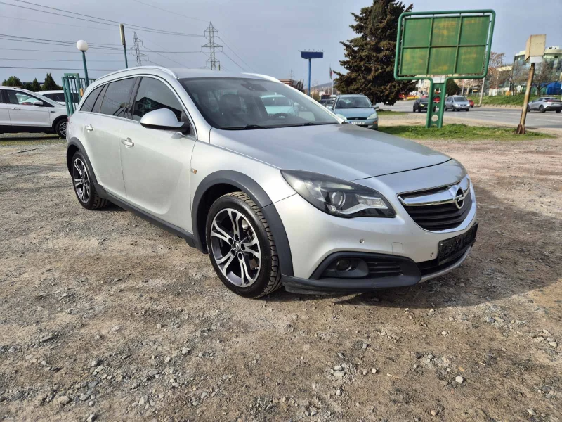 Opel Insignia 2.0d Sport Tourer, снимка 7 - Автомобили и джипове - 49613460