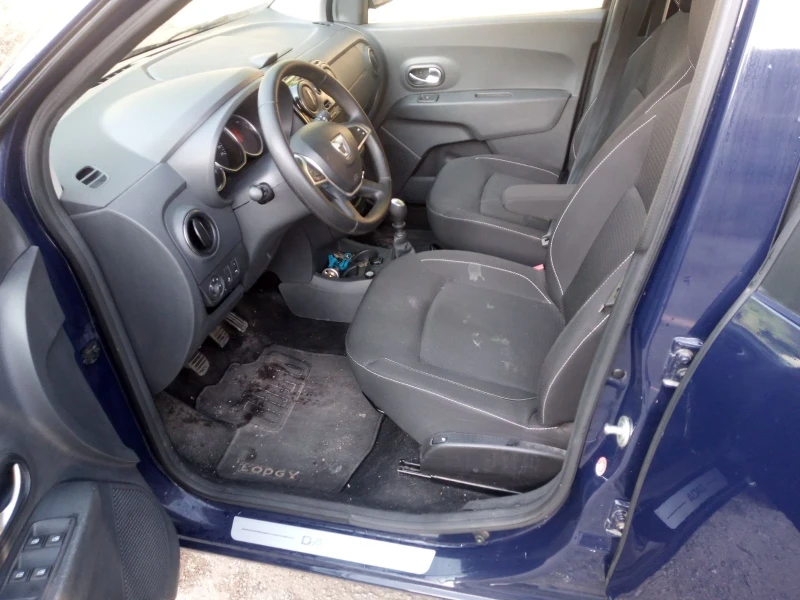 Dacia Lodgy 1.3 TCe, снимка 6 - Автомобили и джипове - 52027952