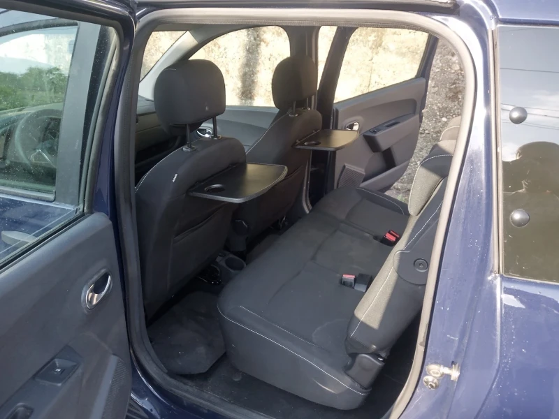 Dacia Lodgy 1.3 TCe, снимка 4 - Автомобили и джипове - 52027952