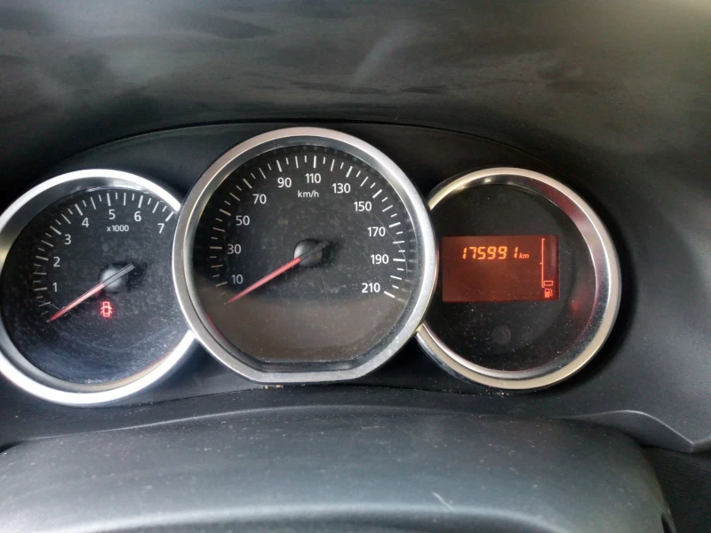 Dacia Lodgy 1.3 TCe, снимка 7 - Автомобили и джипове - 52027952