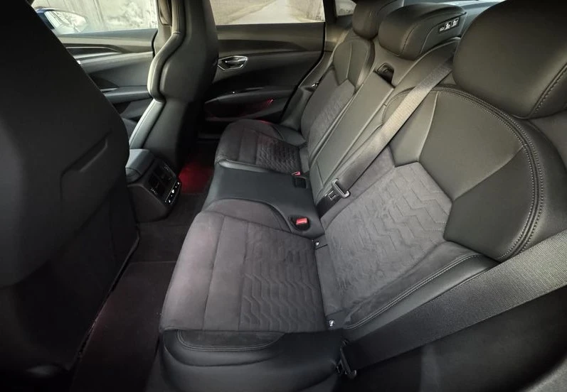 Audi E-Tron GT Quattro, снимка 6 - Автомобили и джипове - 54064691