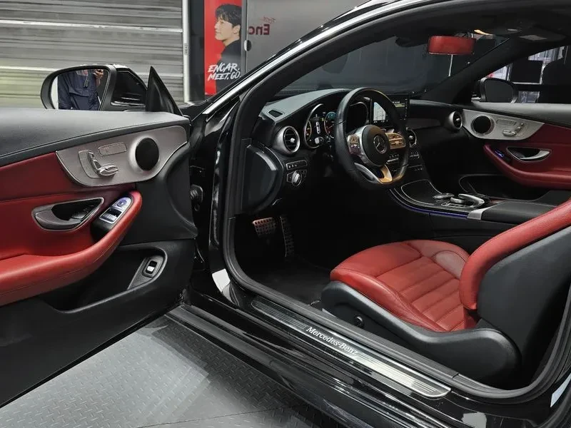 Mercedes-Benz C 200 Coupe, снимка 10 - Автомобили и джипове - 55059395