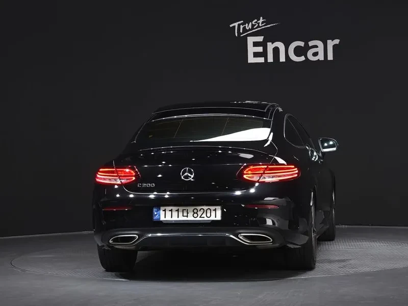 Mercedes-Benz C 200 Coupe, снимка 4 - Автомобили и джипове - 55059395