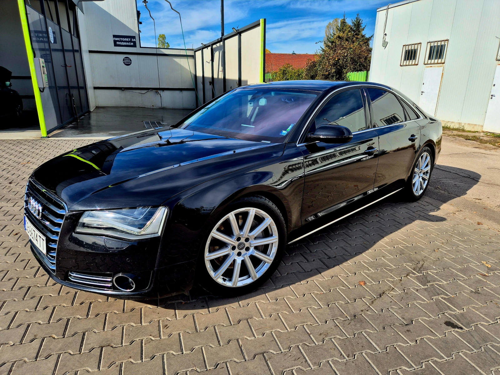 Audi A8 4.2 TDI, пълна серв.история, 100% реални км., снимка 1