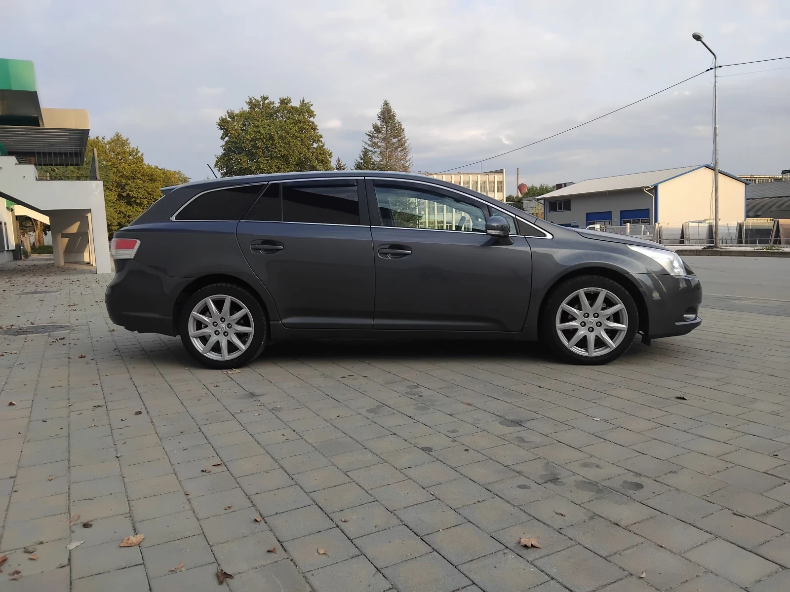 Toyota Avensis 1.8 147 к.с бензин  - изображение 5