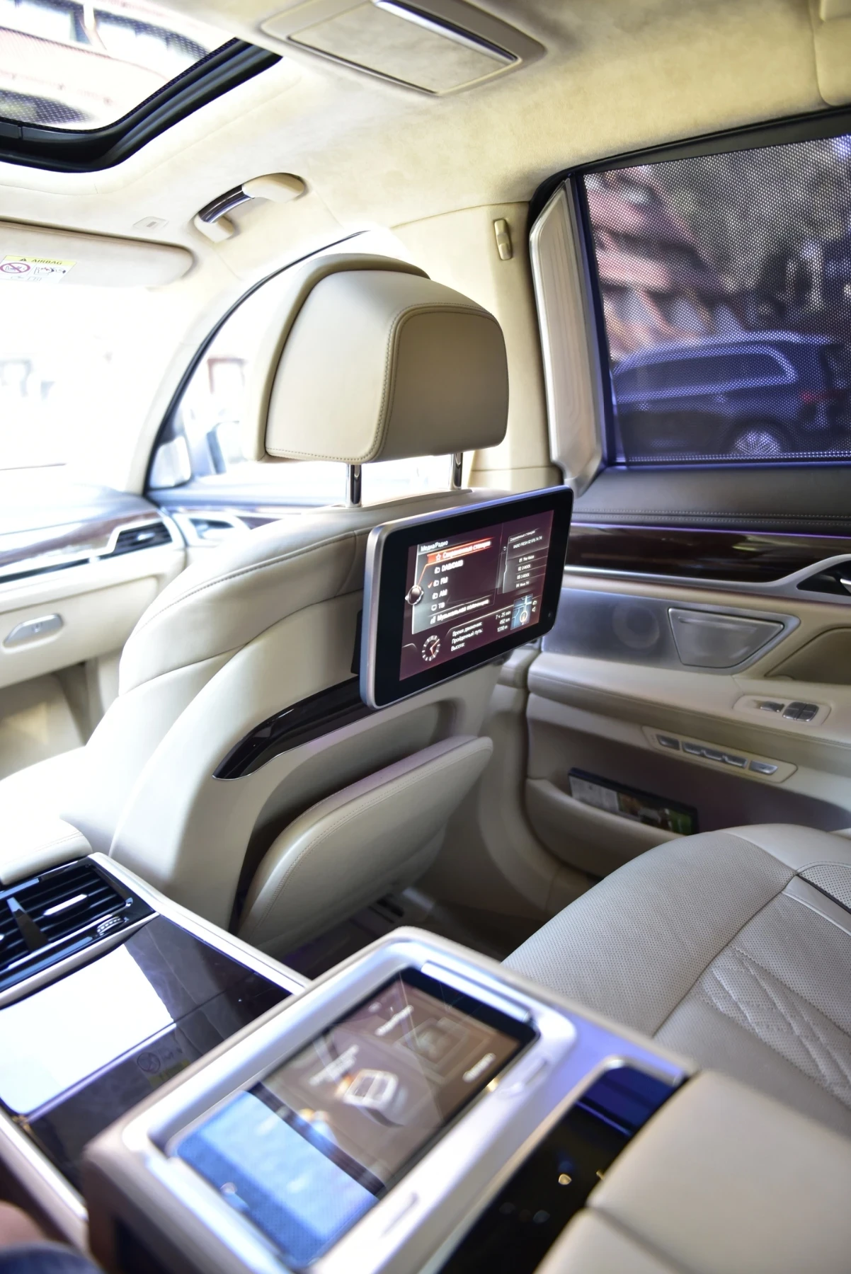 BMW 750 I xDrive FULL  * HARMAN/KARDON* HEAD UP | Mobile.bg   14