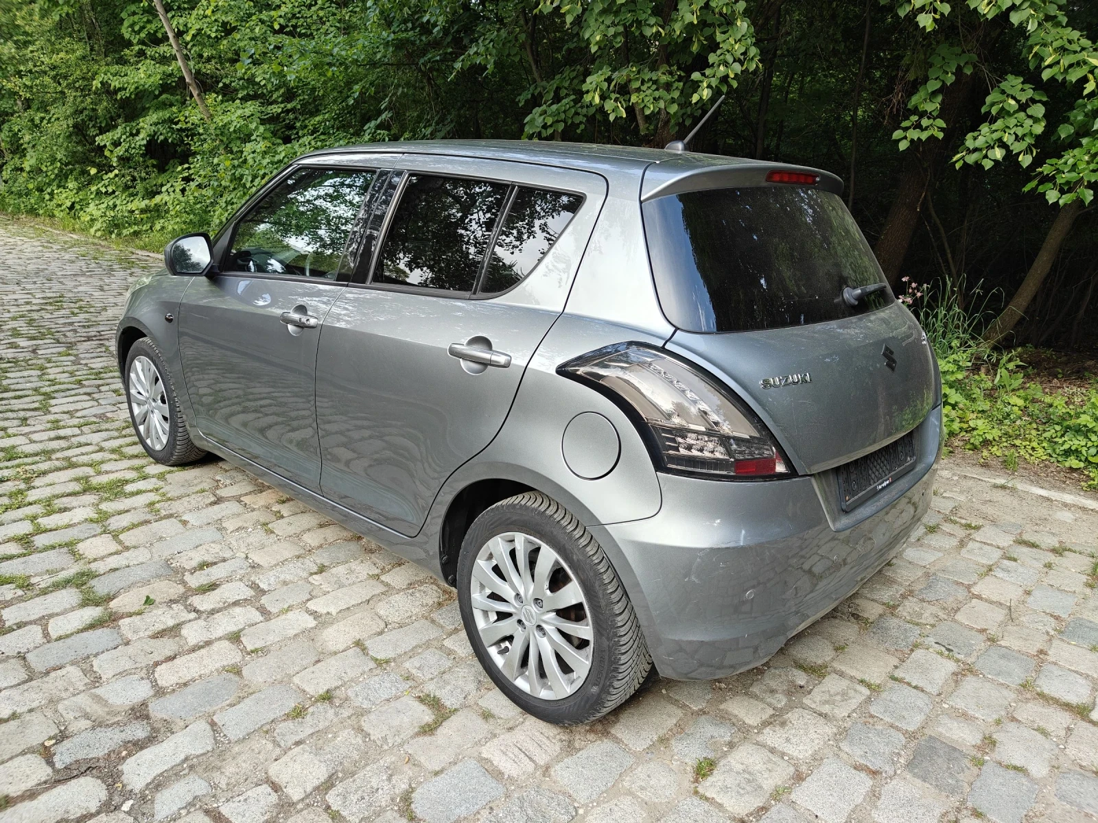 Suzuki Swift 1.3i AUTOMATIC - изображение 2