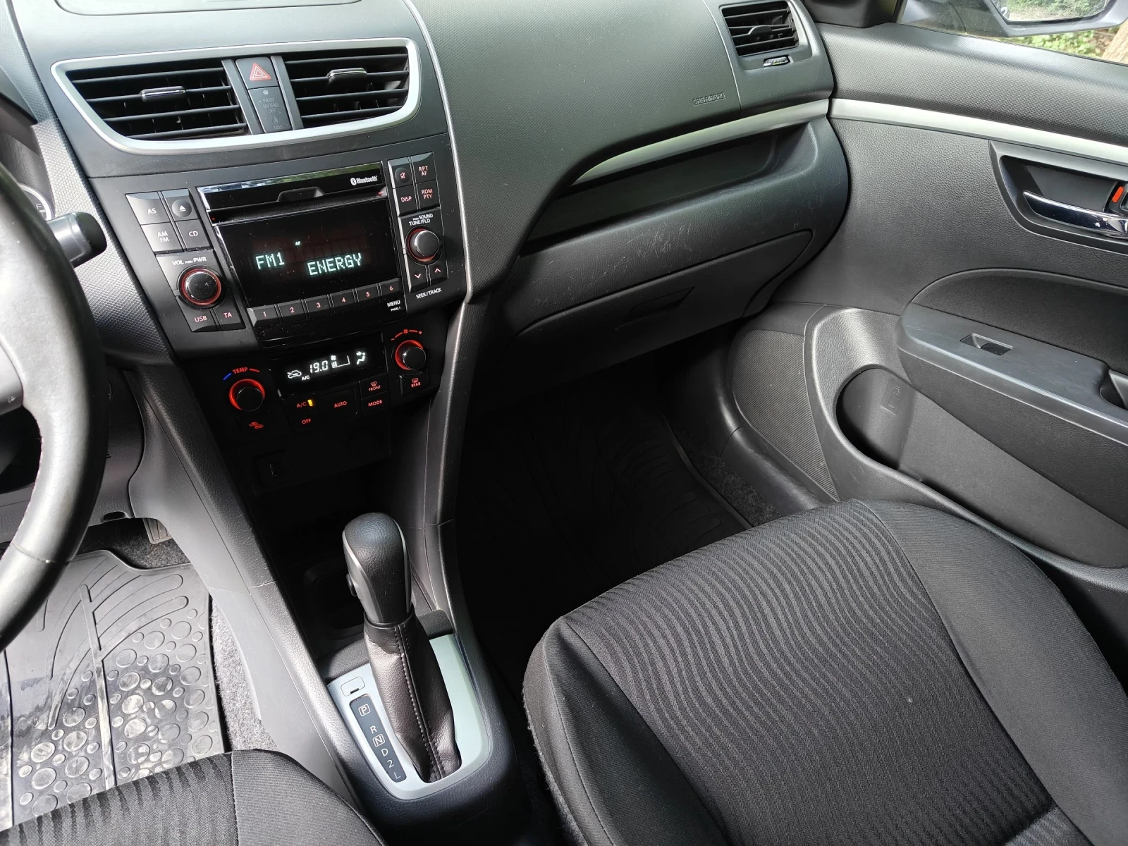 Suzuki Swift 1.3i AUTOMATIC - изображение 9