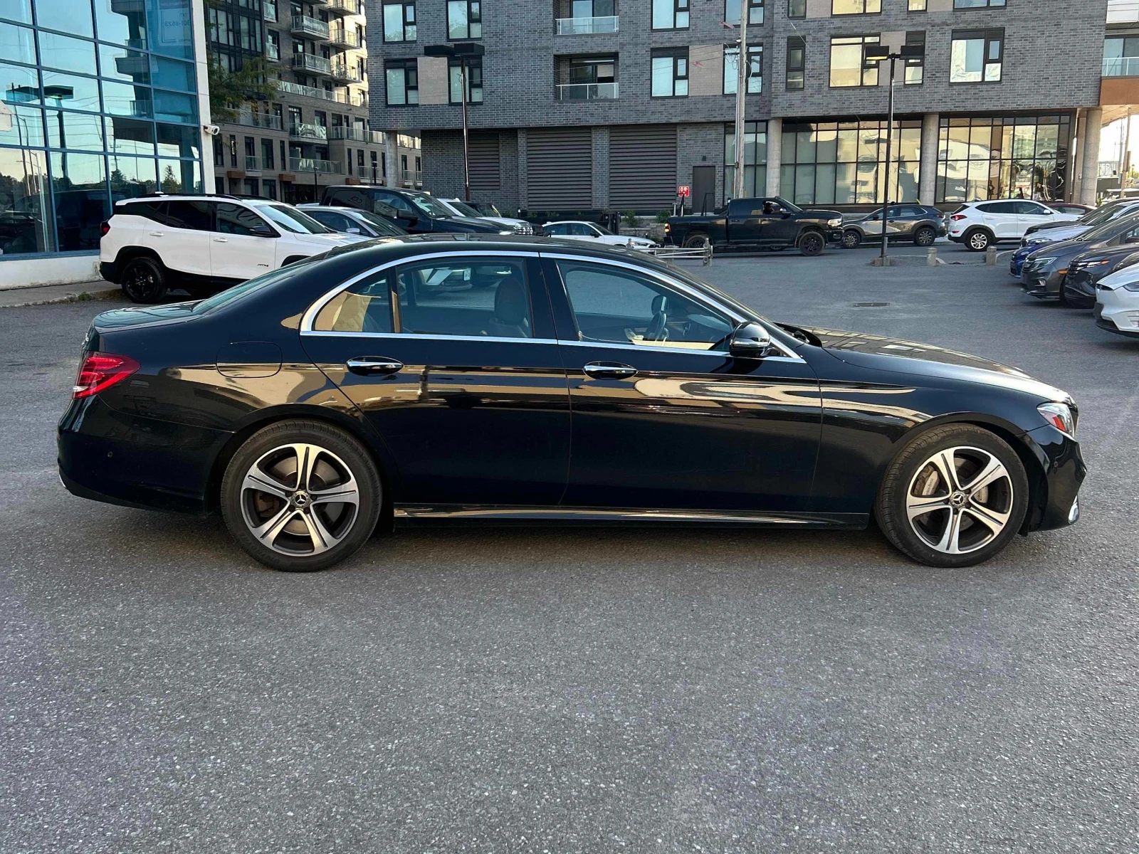 Mercedes-Benz E 400 * * CARFAX * * АВТО КРЕДИТ * *  - изображение 4