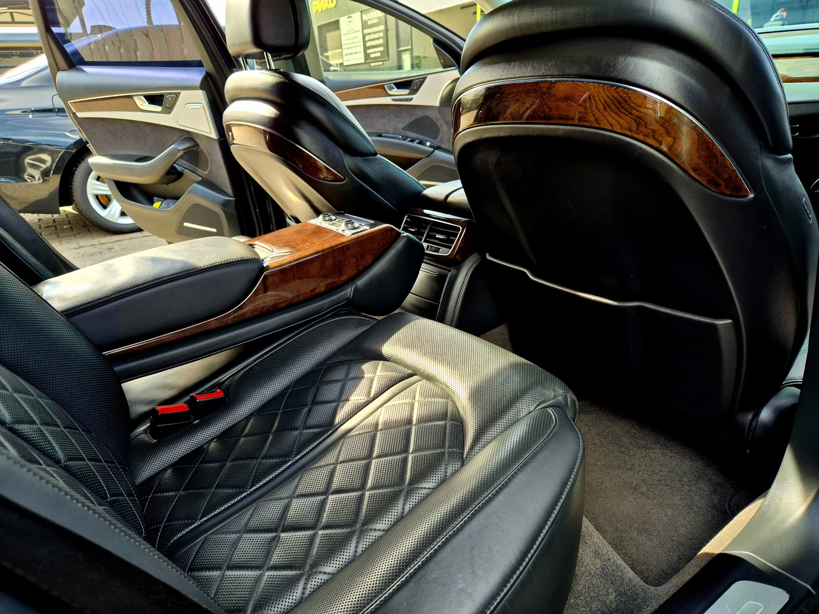 Audi A8 4.2 TDI, пълна серв.история, 100% реални км. - изображение 6