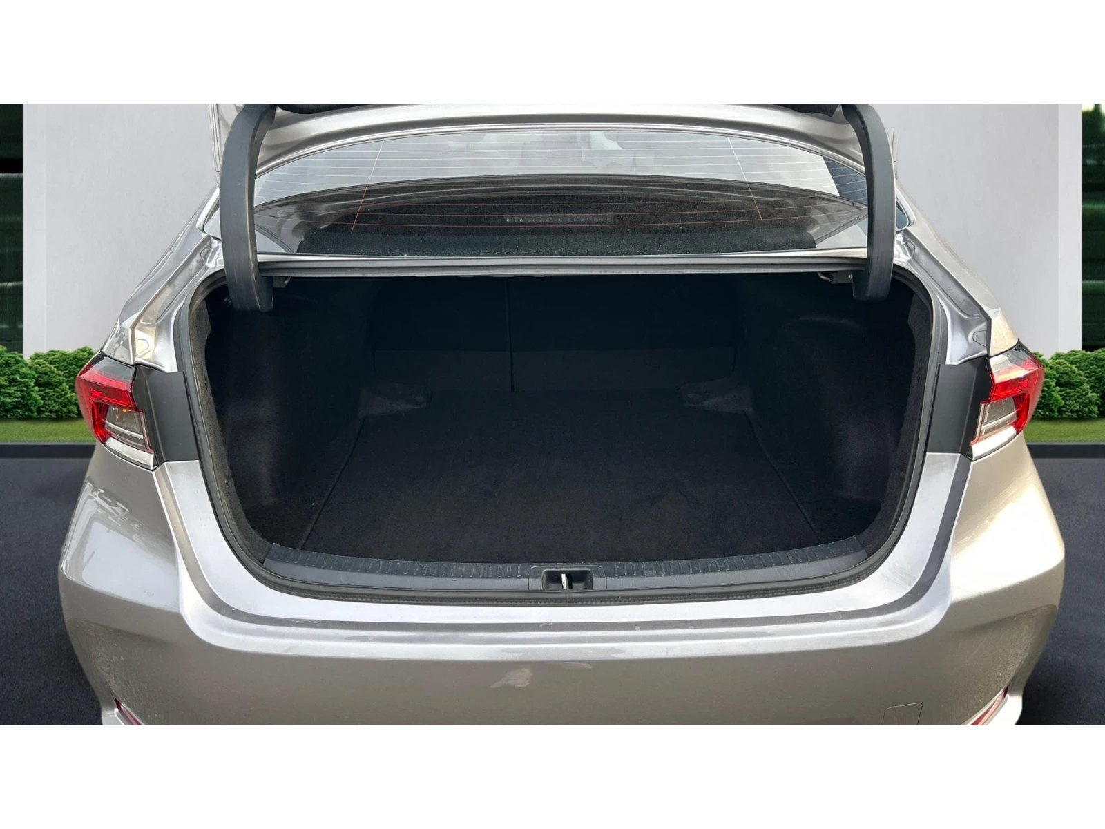 Toyota Corolla 1. 5i Executive, Месечна вноска от 340 лв. - изображение 10