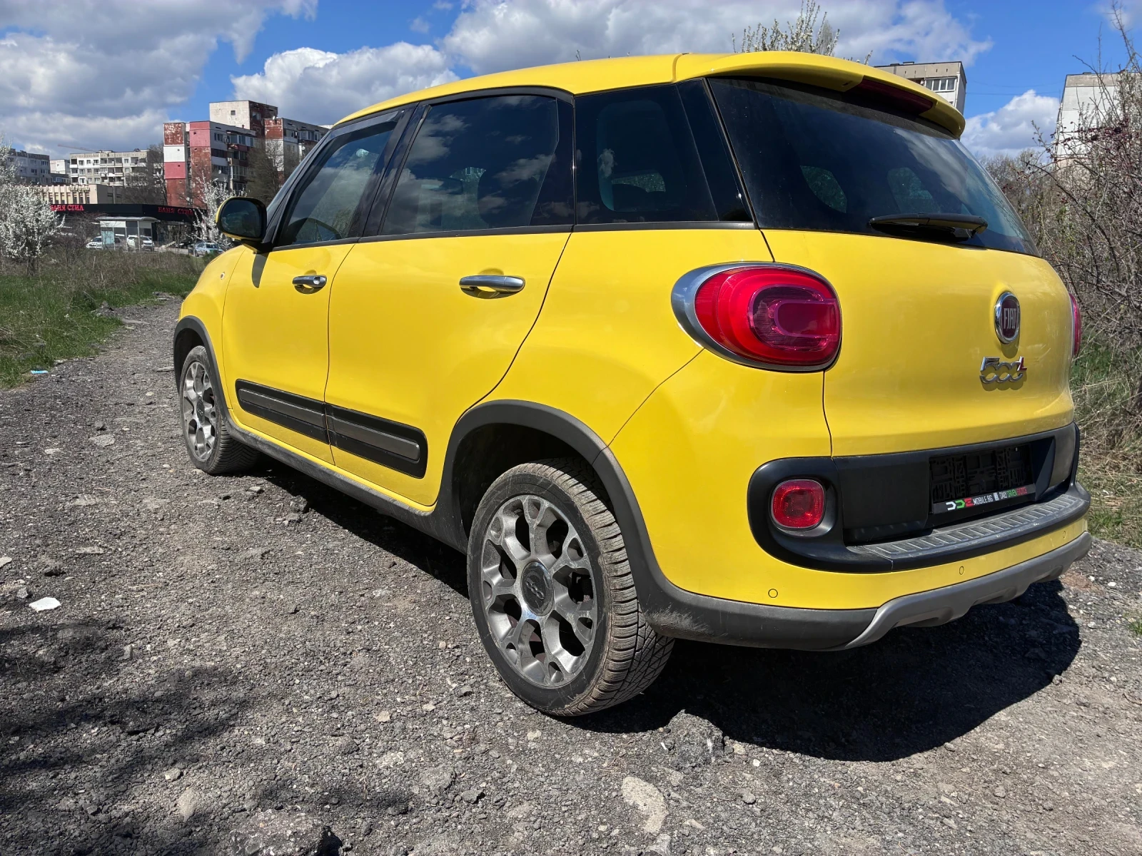 Fiat 500L, снимка 2 - Автомобили и джипове - 53234561