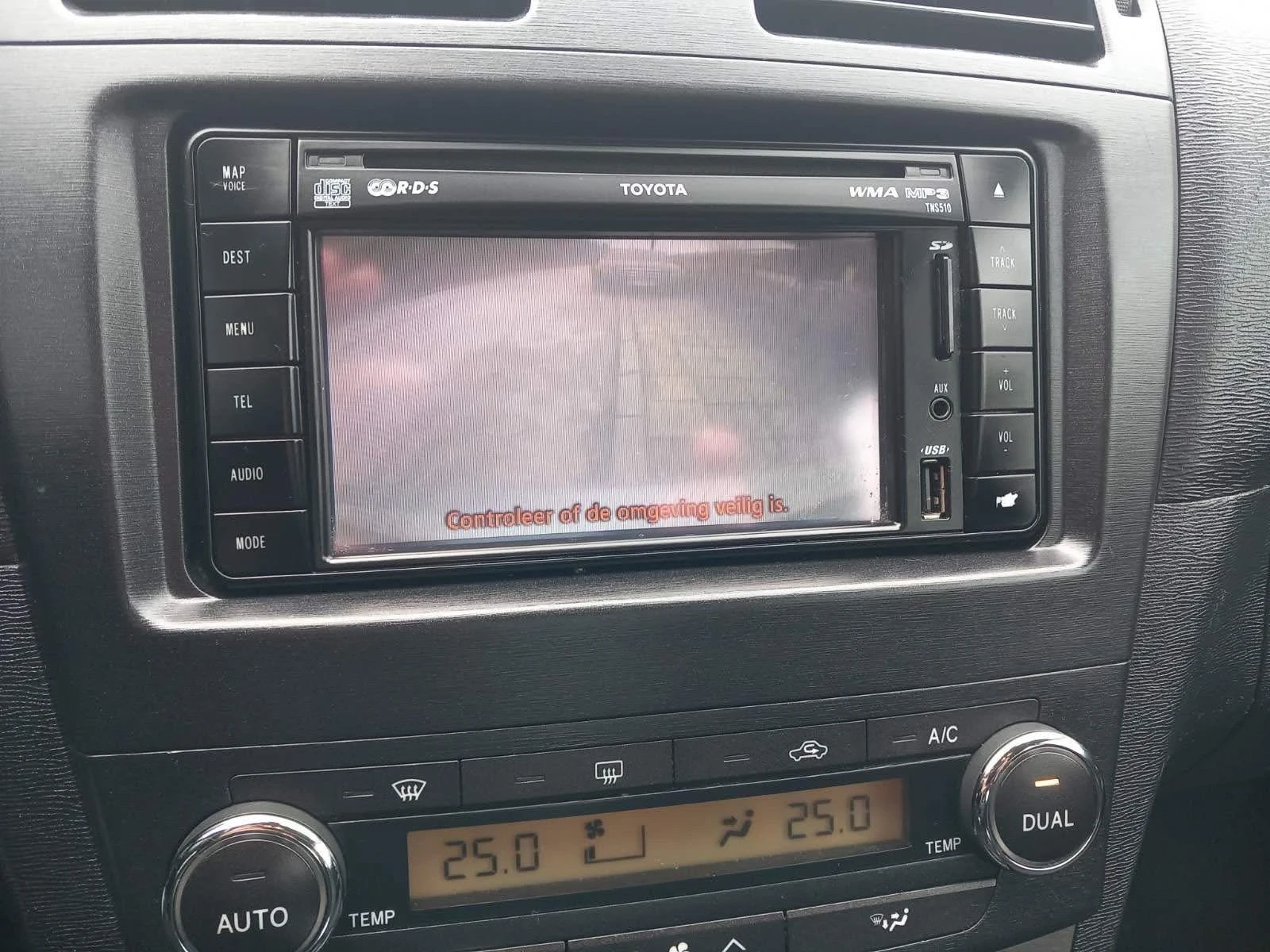 Toyota Avensis 1.8, снимка 12 - Автомобили и джипове - 53954396