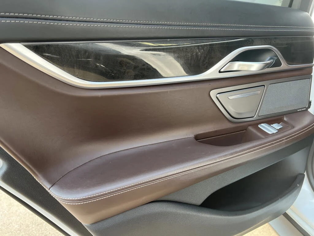 BMW 750 MPACK* ПАМЕТ* 360 КАМЕРА* ОБДУХВАНЕ, снимка 6 - Автомобили и джипове - 54509752