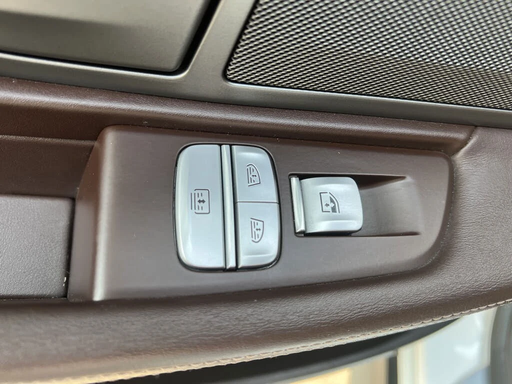 BMW 750 MPACK* ПАМЕТ* 360 КАМЕРА* ОБДУХВАНЕ, снимка 7 - Автомобили и джипове - 54509752
