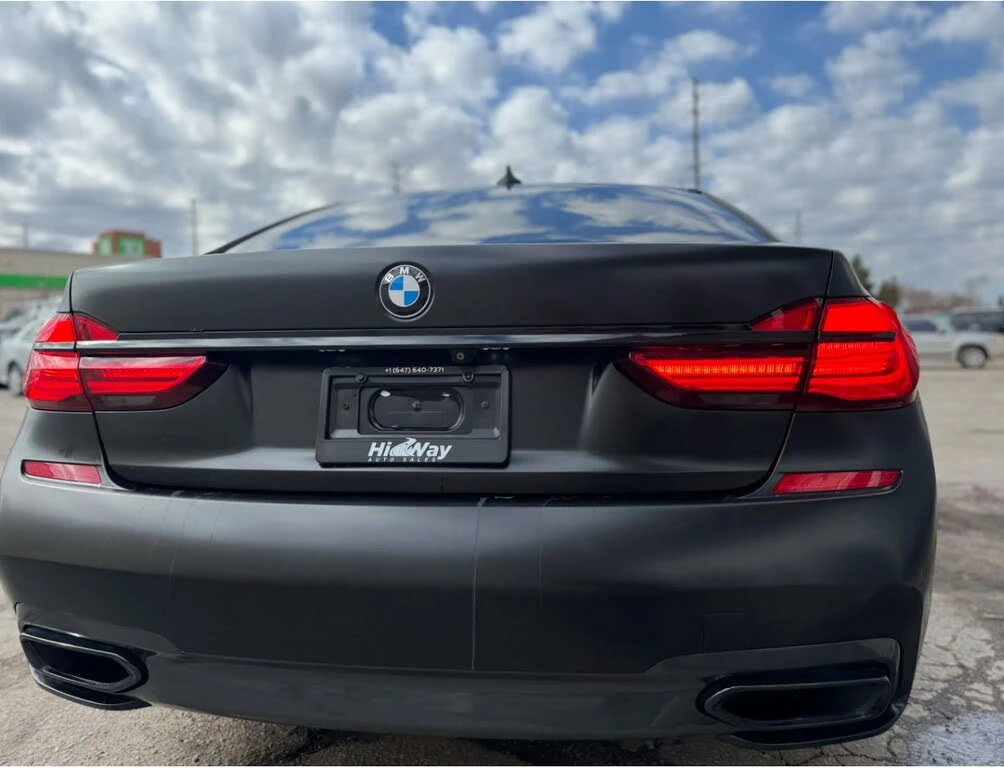 BMW 750 MPACK* ПАМЕТ* 360 КАМЕРА* ОБДУХВАНЕ, снимка 4 - Автомобили и джипове - 54509752