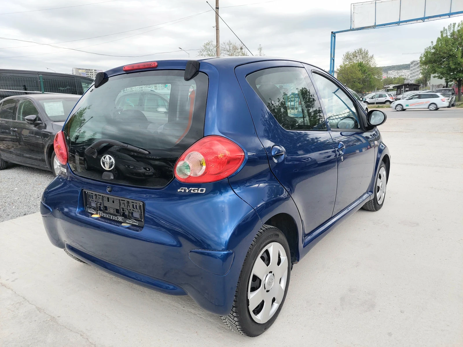 Toyota Aygo 1.0i - АВТОМАТИК, снимка 4 - Автомобили и джипове - 54545209